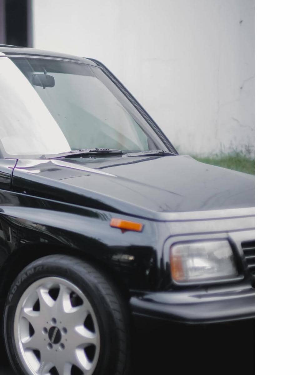 Gading Marten ajak Gempi jalan-jalan dengan mobil tua