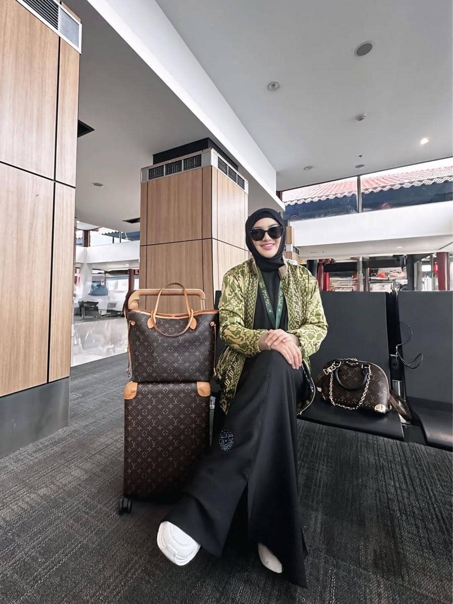 Fitri Carlina pertama kalinya umrah di bulan Ramadan