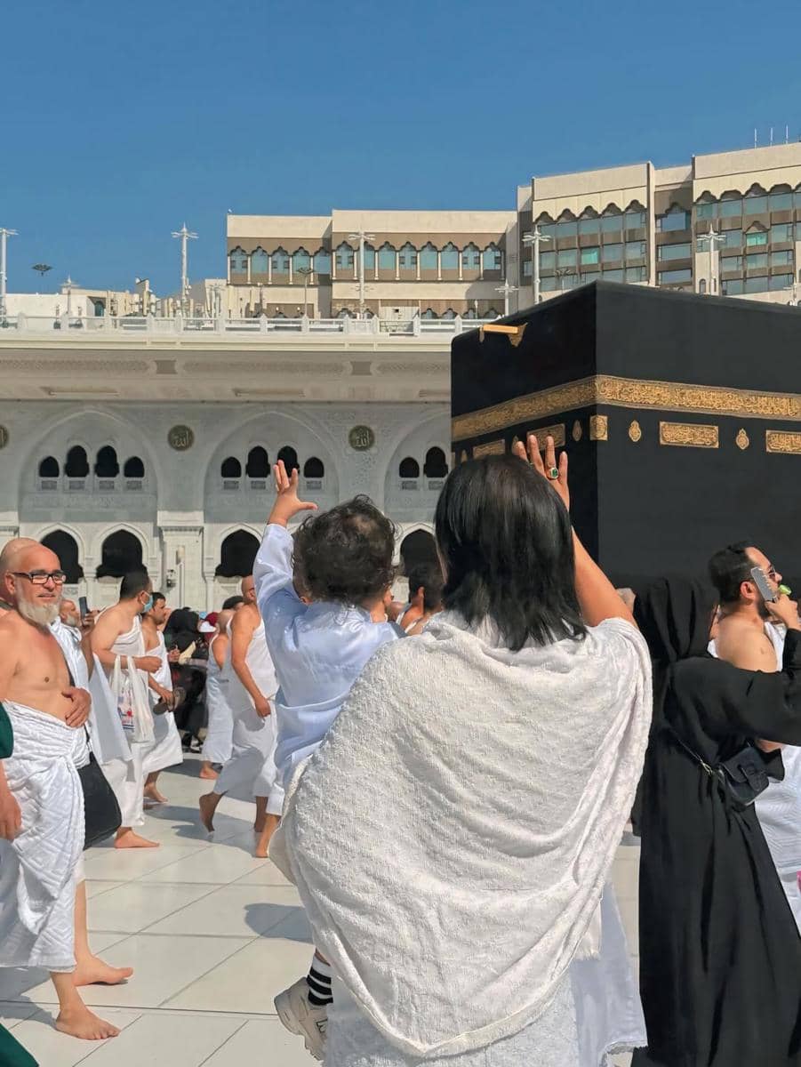Keluarga Charly van Houten umrah saat Ramadan 2026