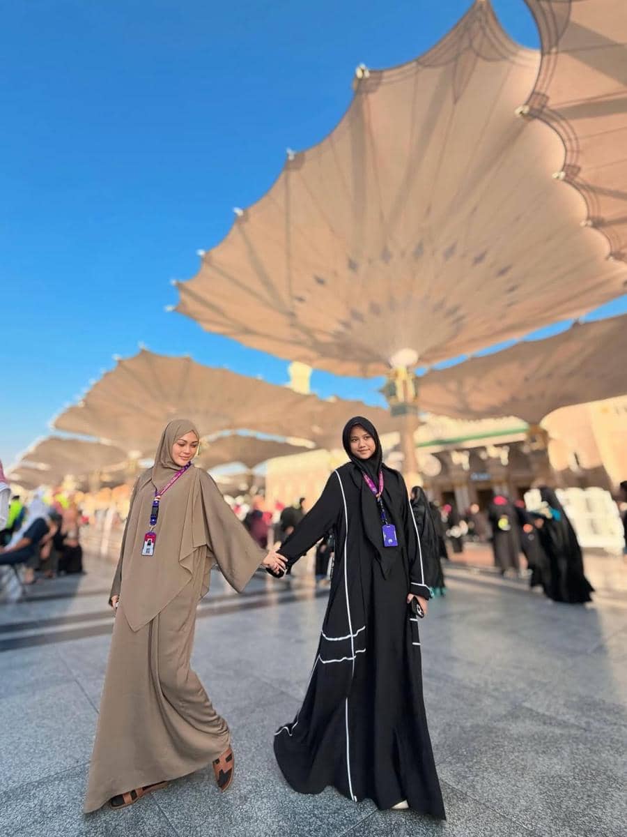 Keluarga Charly van Houten umrah saat Ramadan 2026