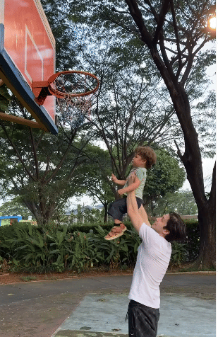 Kedekatan Stefan William dan anak