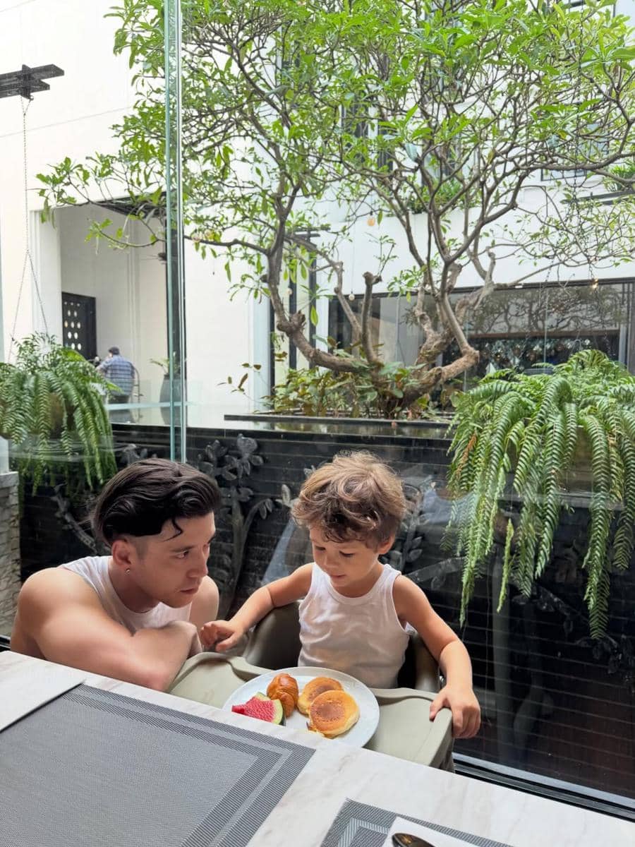 Kedekatan Stefan William dan anak