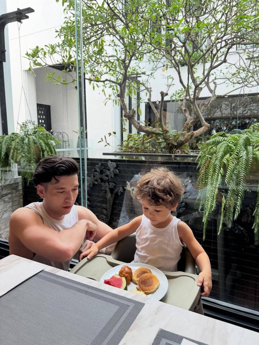 Kedekatan Stefan William dan anak