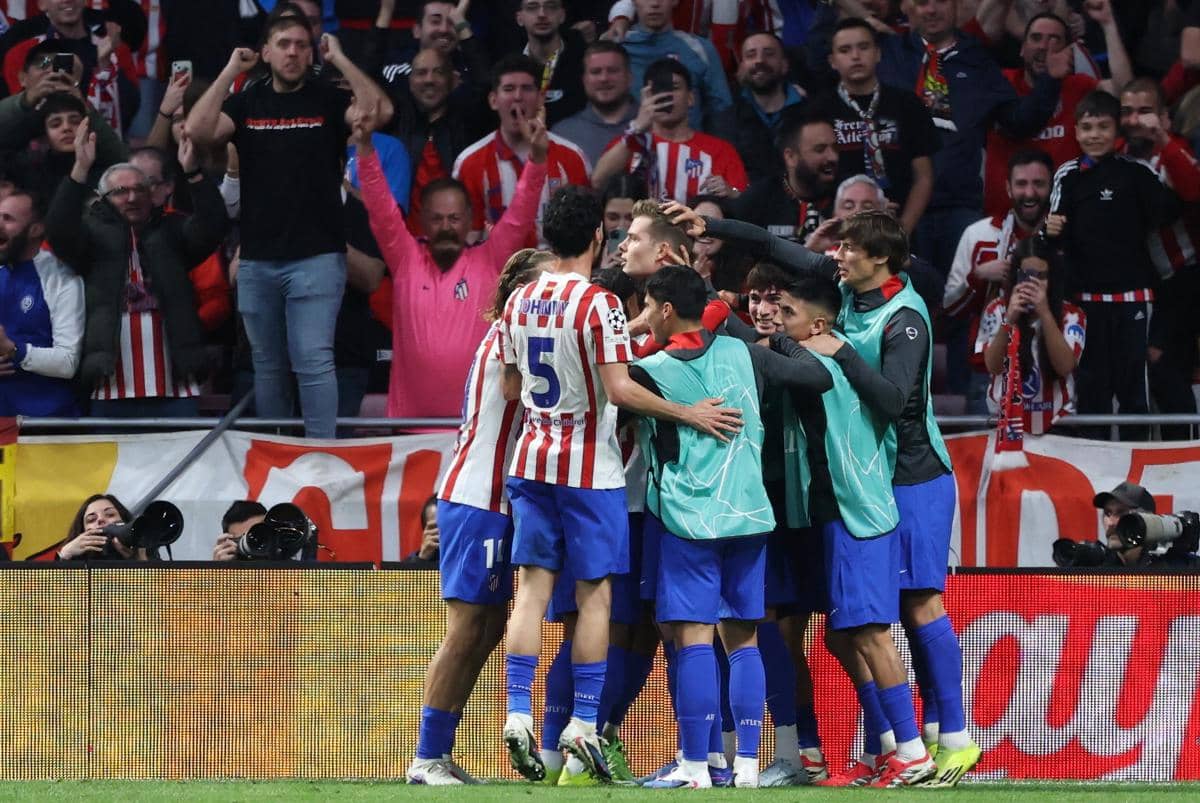 Para pemain Atletico Madrid merayakan gol Alexander Sorloth ke gawang Club Brugge di Liga Champions (AFP / Pierre-Philippe Marcou) 