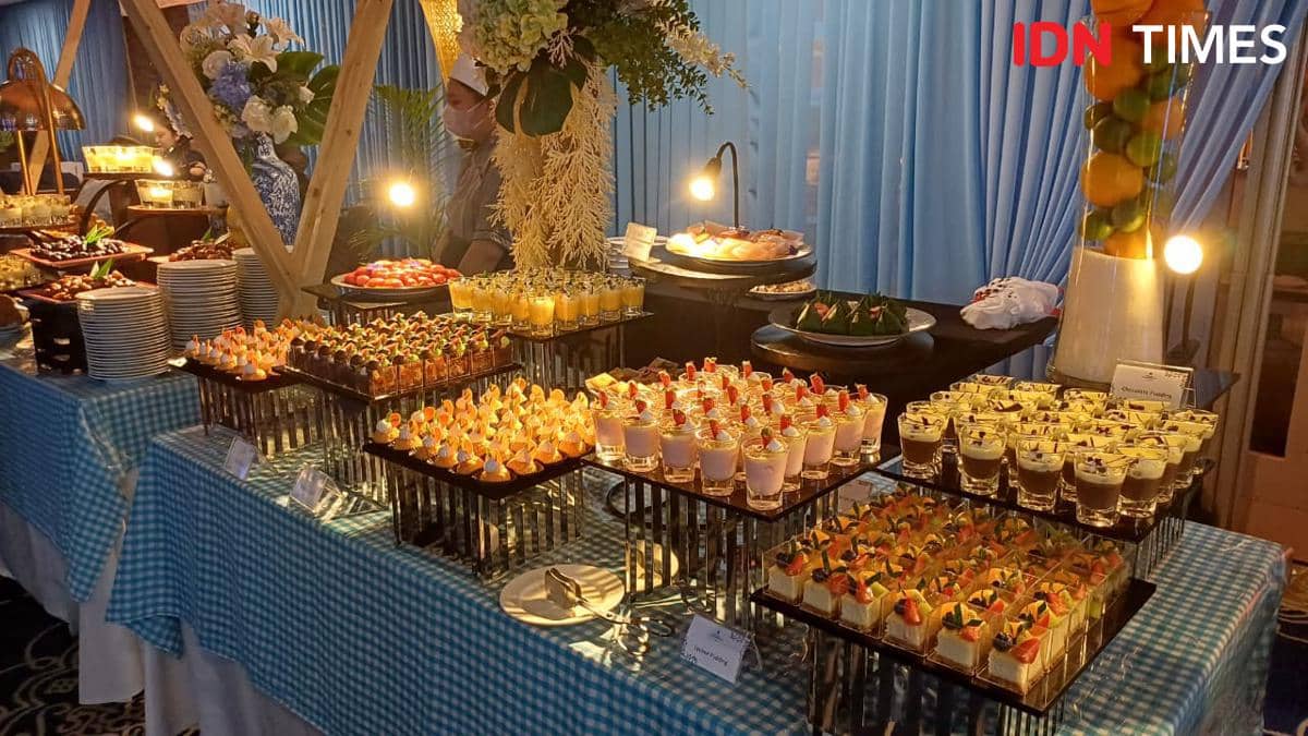 Potret station makanan di QUBA Ramadan Pop-Up Resto 2026, The Tribrata Hotel & Convention Center, Jakarta Selatan 