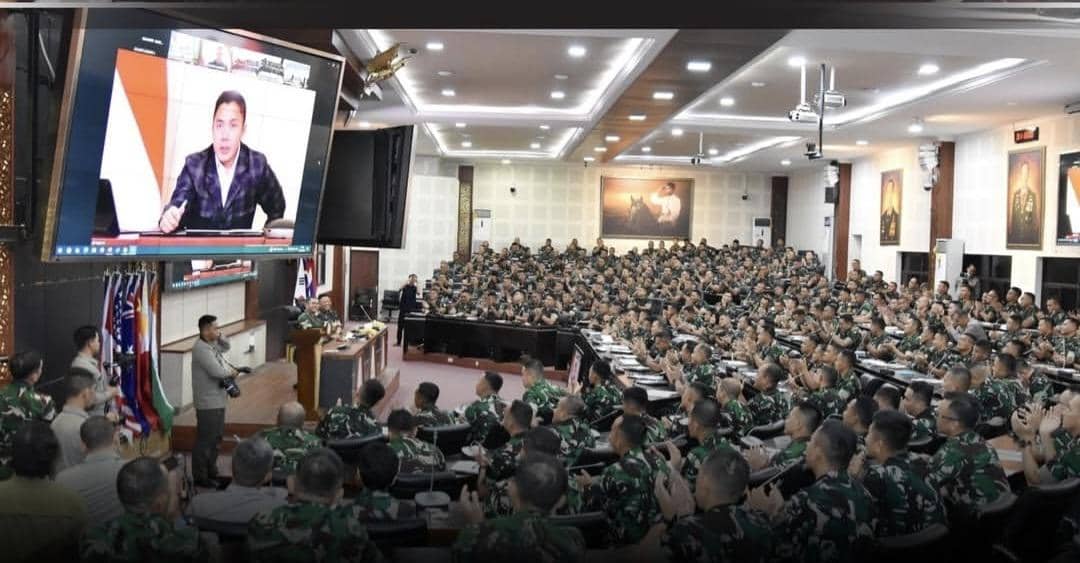 Kala Seskab Teddy Tetap Ikut Pendidikan Seskoad Saat Dampingi Presiden