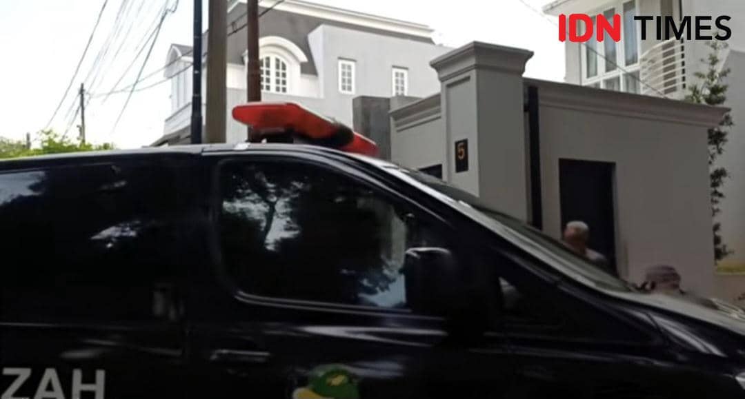 Jenazah Alex Noerdin Tiba di Rumah Duka di Jaksel