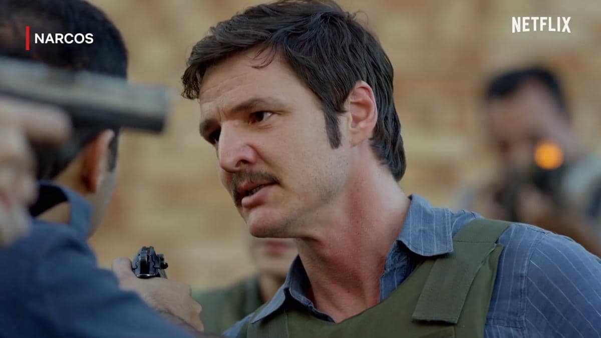 Pedro Pascal dalam serial Narcos