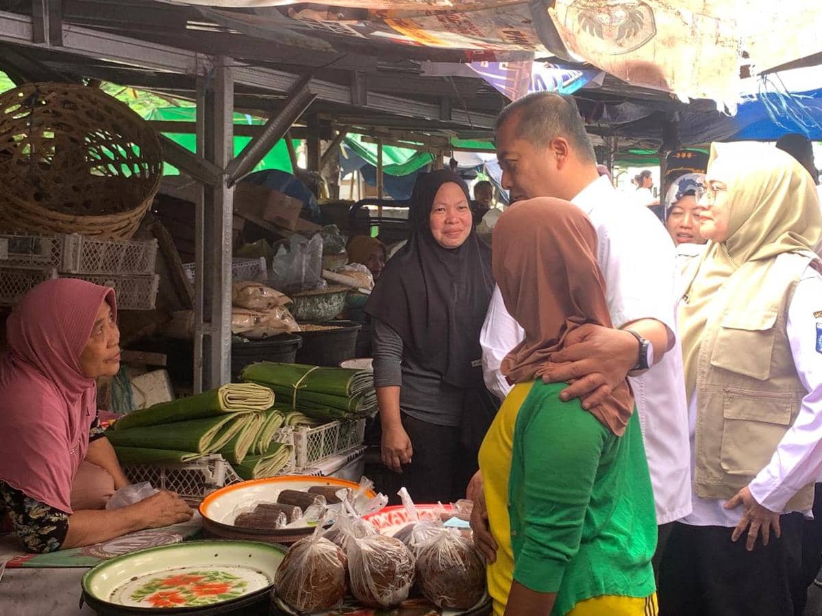 Keliling Pasar, Gubernur Temukan Harga Cabai di KLU Lampaui HET