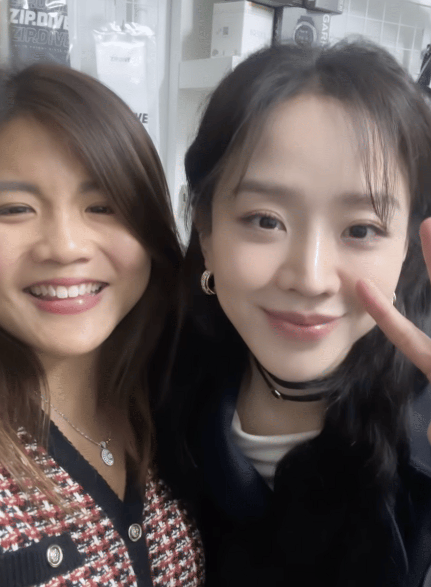 Carissa Devina saat jadi figuran di The Art of Sarah 