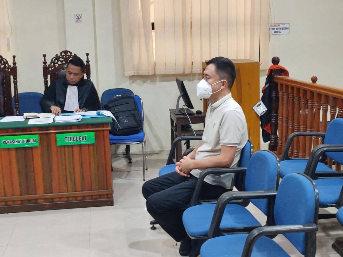 Sidang lanjutan dugaan tambang ilegal oleh WN Cina di Ketapang. 