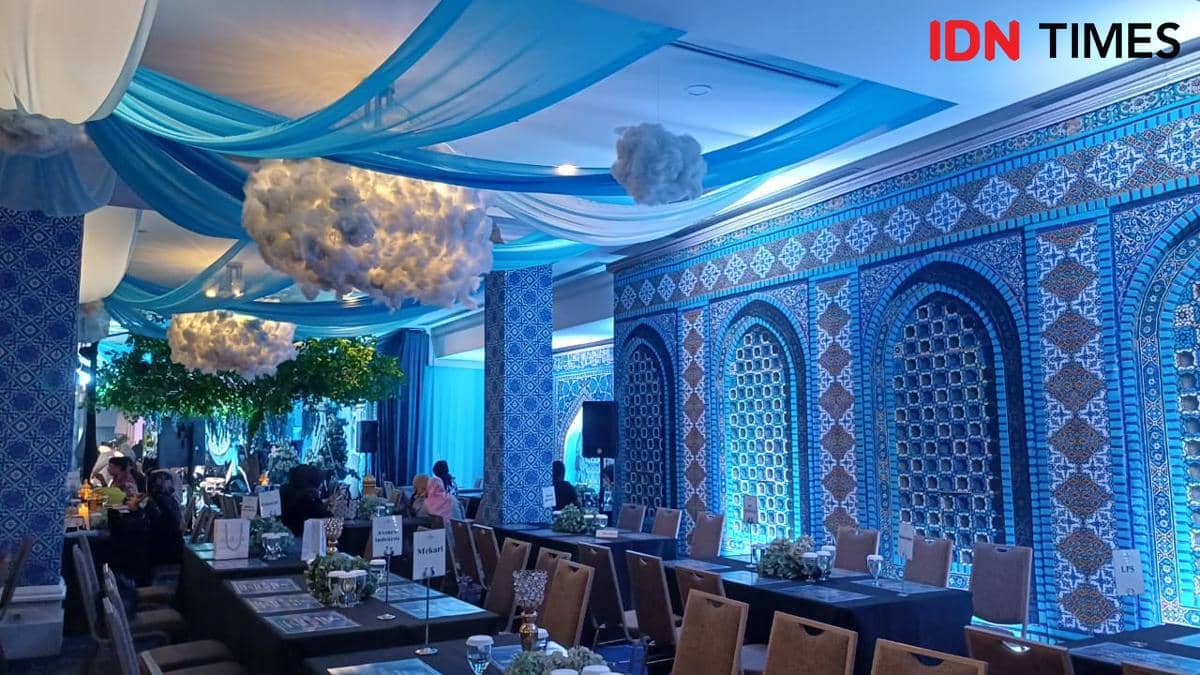 Potret area makan di QUBA Ramadan Pop-Up Resto 2026, The Tribrata Hotel & Convention Center, Jakarta Selatan 