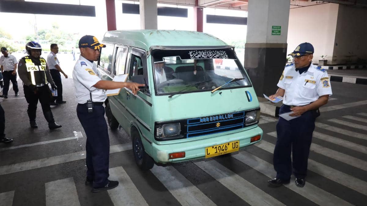 Puluhan Angkutan Umum Terjaring Razia Dishub Surabaya