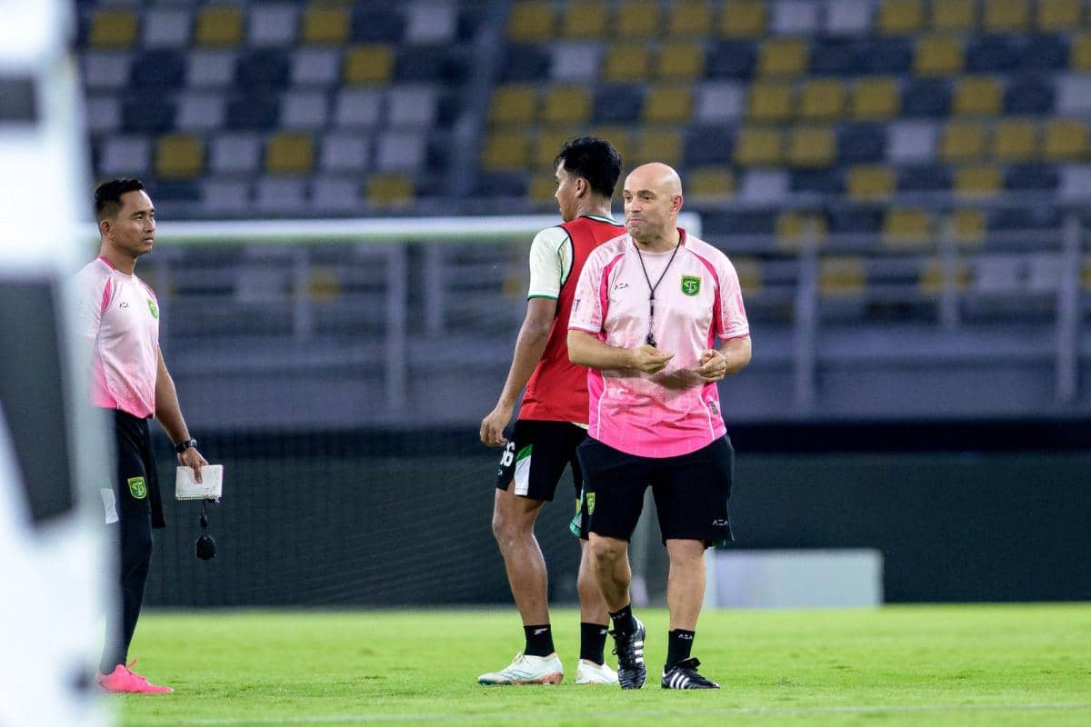 Tavares Profesional Hadapi Eks Klub, Persebaya Tetap Bidik 3 Poin