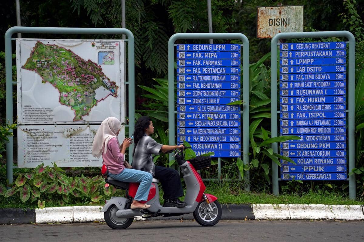 Sepeda Listrik Jadi Moda Baru di Unhas, Bisa Dipakai Rp980 per Menit