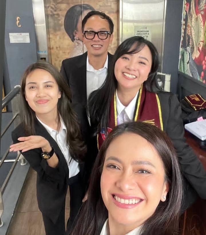 potret Ersa Mayori lulus sidang tesis