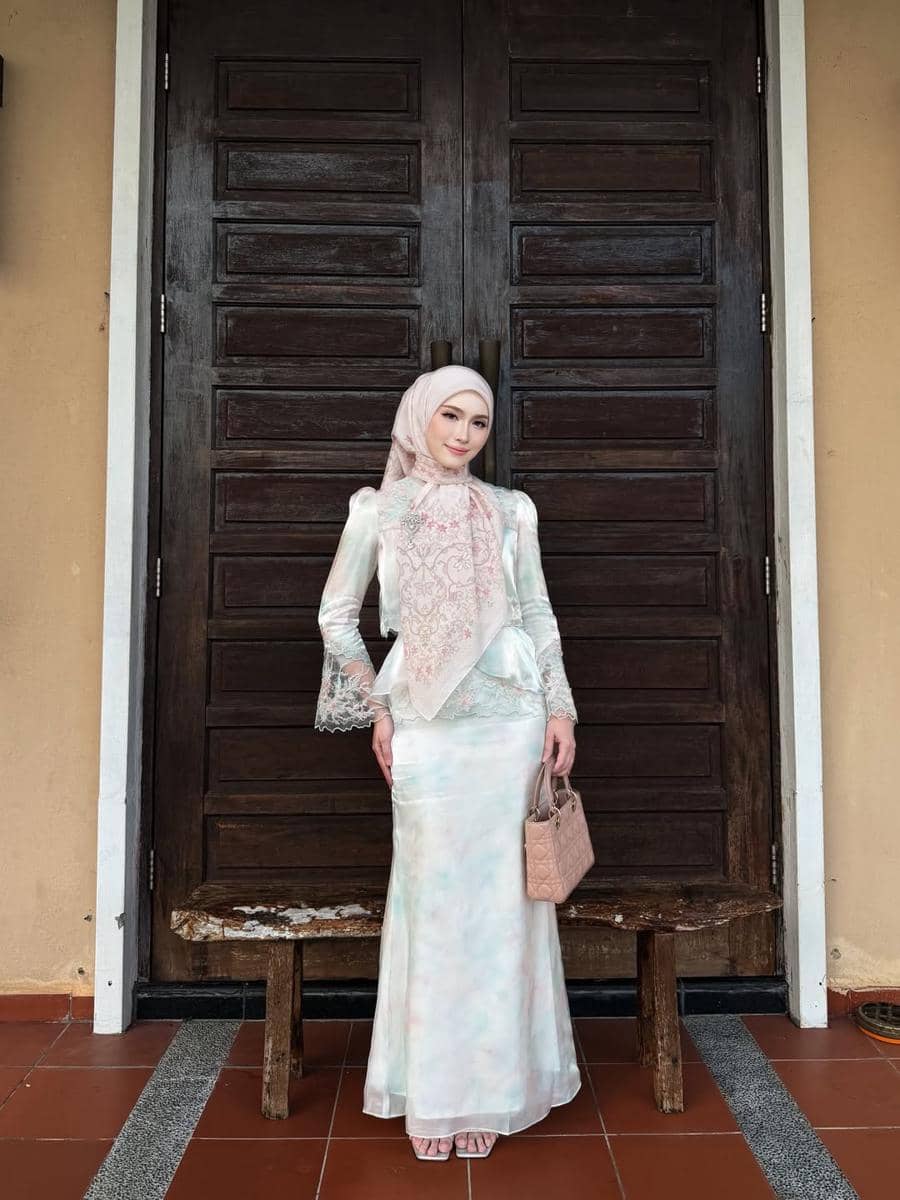 mix and match hijab motif ala Asyalliee Ahmad