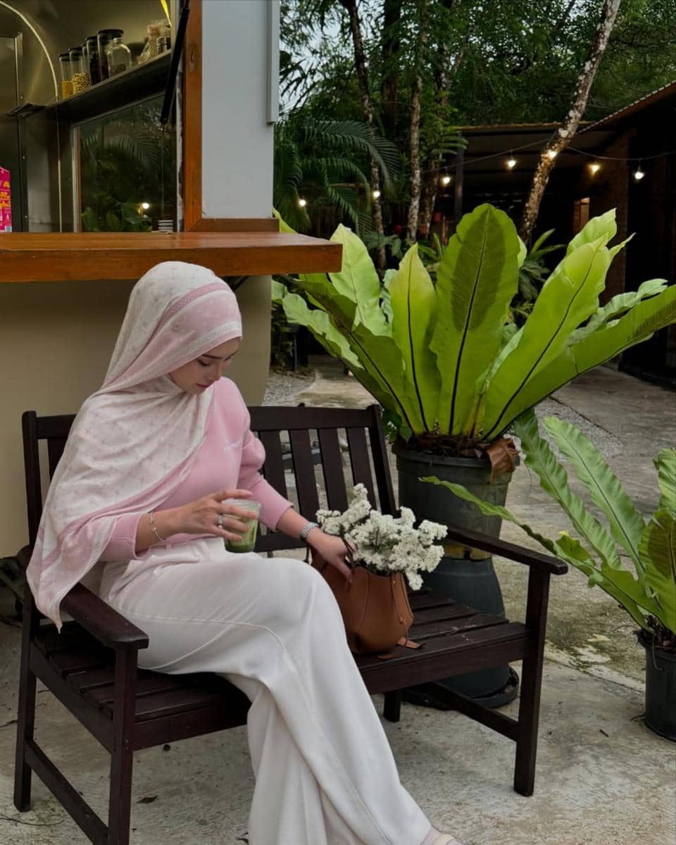 mix and match hijab motif ala Asyalliee Ahmad