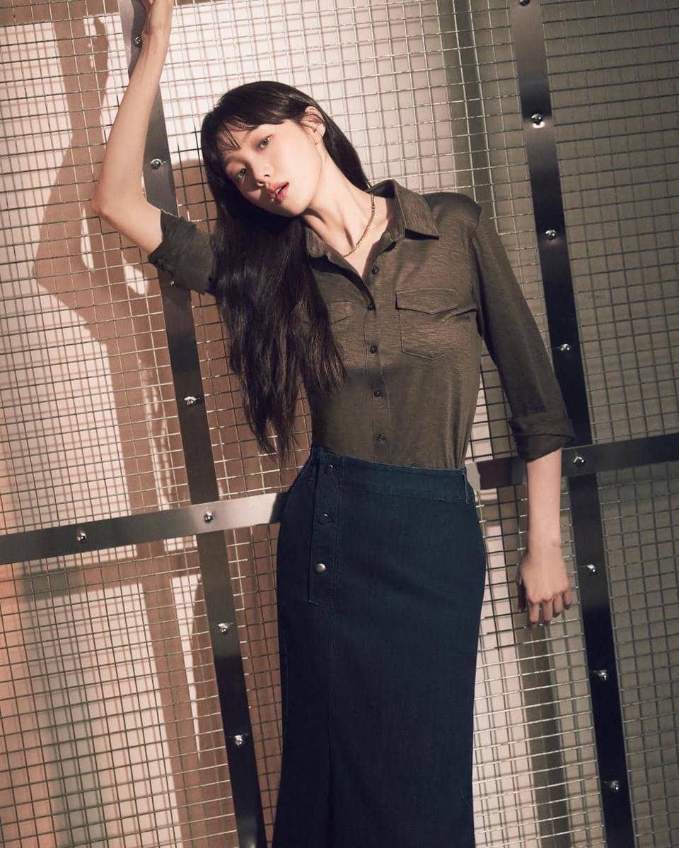 inspirasi outfit ala Lee Sung Kyung