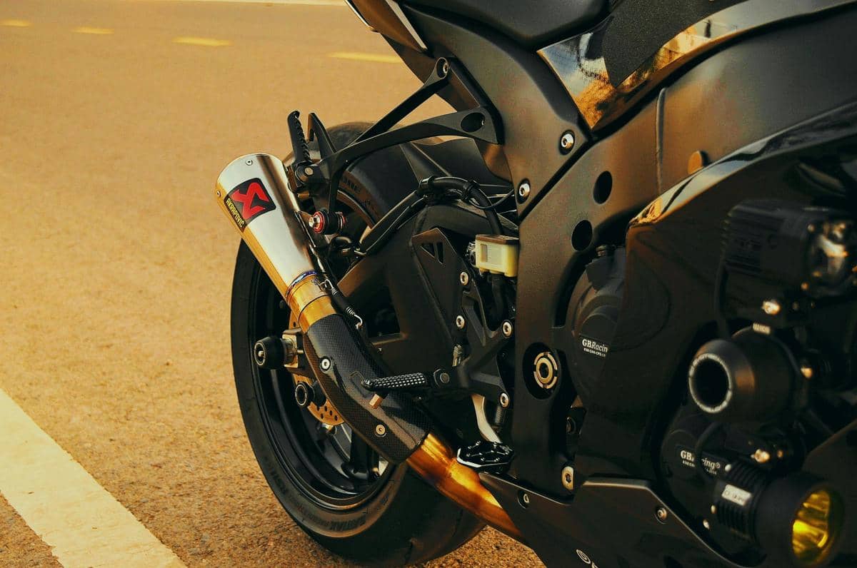 ilustrasi knalpot motor