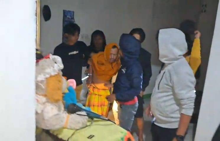 Nekat Perkosa Ibu Mertua, Menantu di Gowa Ditangkap di Atas Plafon
