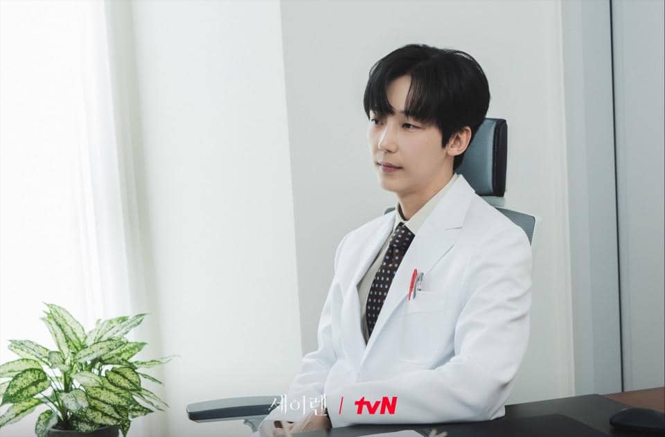 potret Yoon Jong Hoon di drakor Siren's Kiss