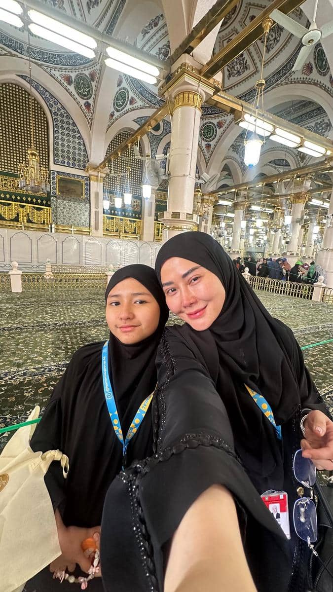 Seleb umrah di awal Ramadan 2026.