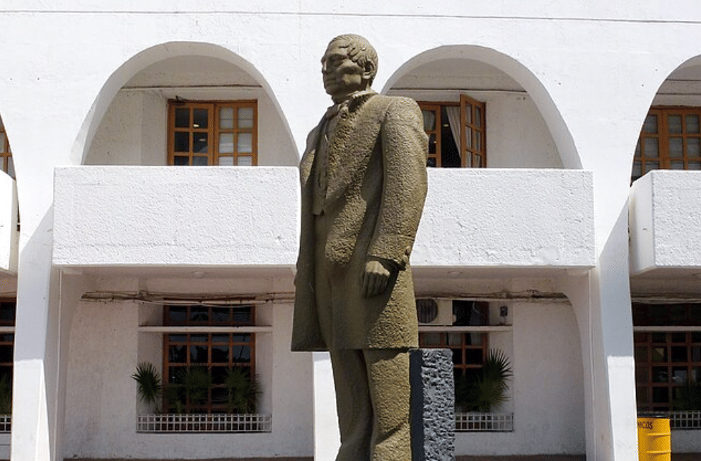 patung Benito Juarez