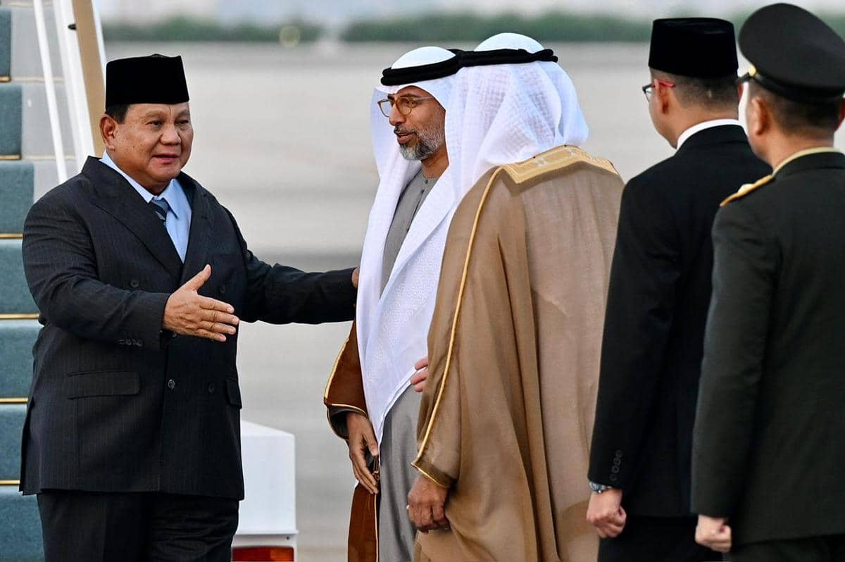 Presiden Prabowo tiba di Bandar Udara Presidential Flight, Abu Dhabi (dok. BPMI Sekretariat Presiden)