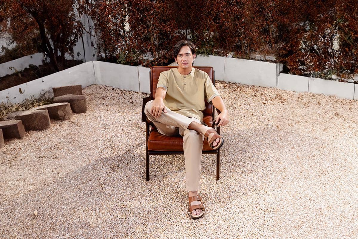 Manzone X Adipati Dolken hadirkan koleksi Festive 2026 dengan tema "Waktu"