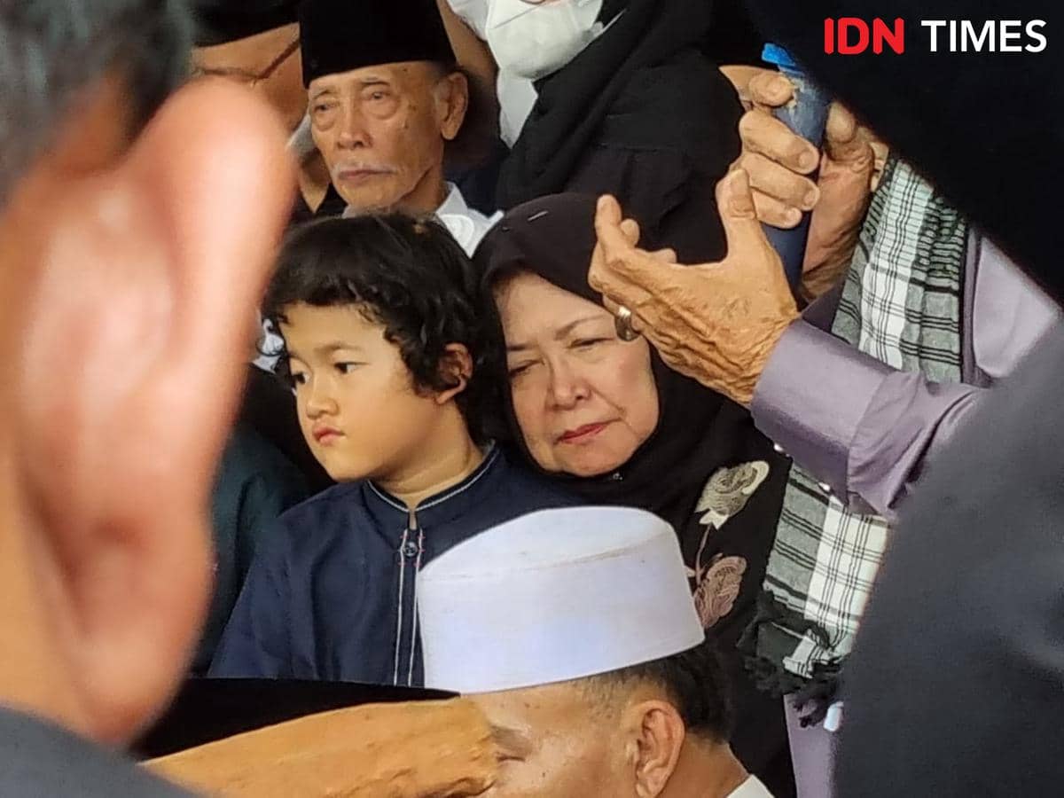 Pemakaman Gubernur Sumsel 2008-2018 Alex Noerdin di Pemakaman Keluarga Kebun Bunga Palembang 