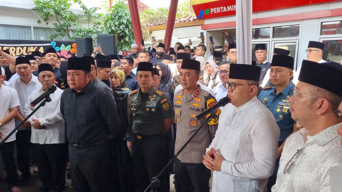 Upacara pelepasan jenazah Gubernur Sumsel 2008-2018 Alex Noerdin dari kediaman pribadi di Merdeka Palembang