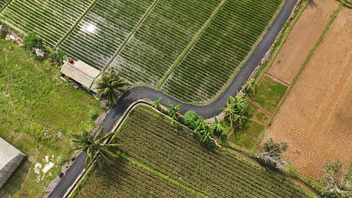 Jalan desa yang dibangun Pemprov Banten 