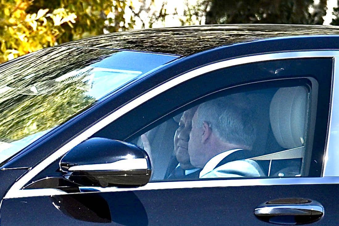 Raja Abdullah II ibn Al Hussein mengantar langsung Presiden Prabowo menuju Bandar Udara Militer Marka, Amman, pada Rabu (25/2/2026) dok. Sekretariat Presiden)