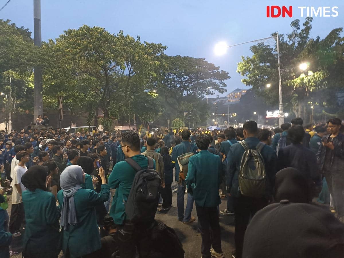 Pemerintah Didesak Sidangkan Penyiraman Andre Yunus ke Pengadilan Umum