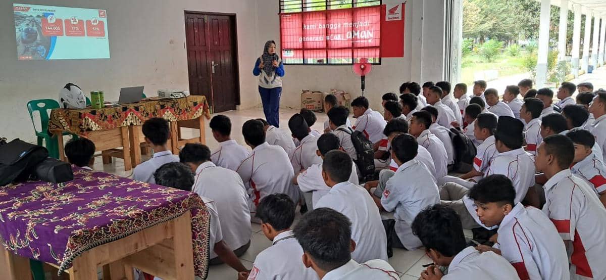 Edukasi Safety Riding di SMKN 1 Sirapit, Tanjung Keriahan, Kabupaten Langkat (Dok. Indako)