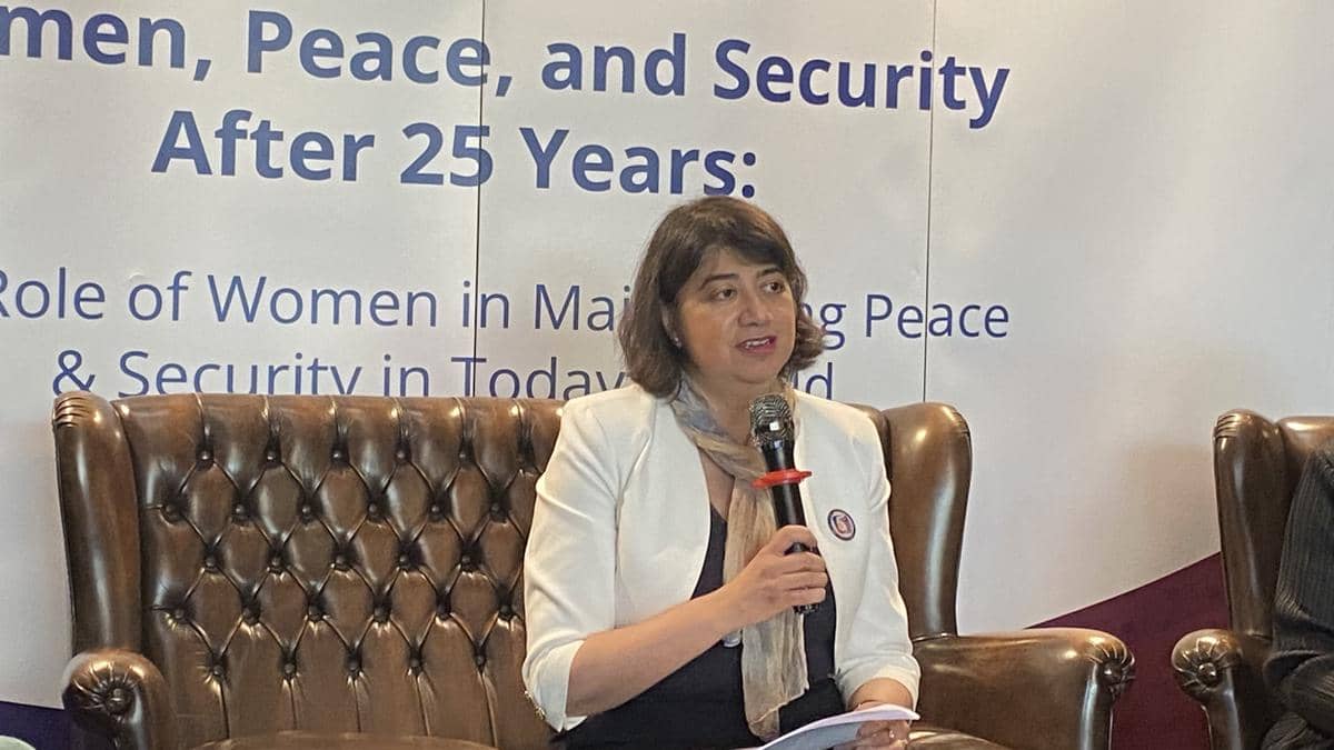 Menteri Inggris untuk Indo-Pasifik Seema Malhotra dalam diskusi publik bertajuk “Women, Peace and Security After 25 Years: The Role of Women in Maintaining Peace & Security in Today’s World” di Jakarta. (IDN Times/Marcheilla)