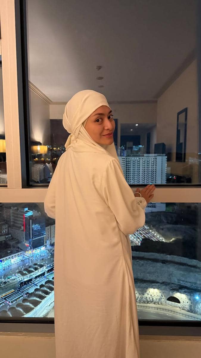 Nathalie Holscher umrah saat Ramadan 2026