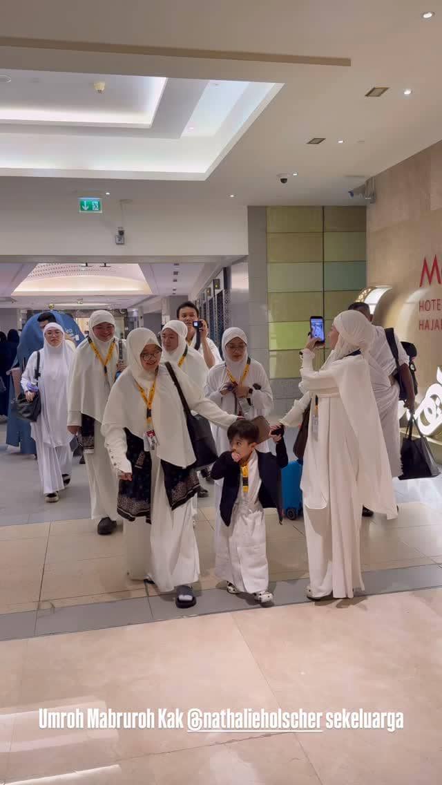 Nathalie Holscher umrah saat Ramadan 2026