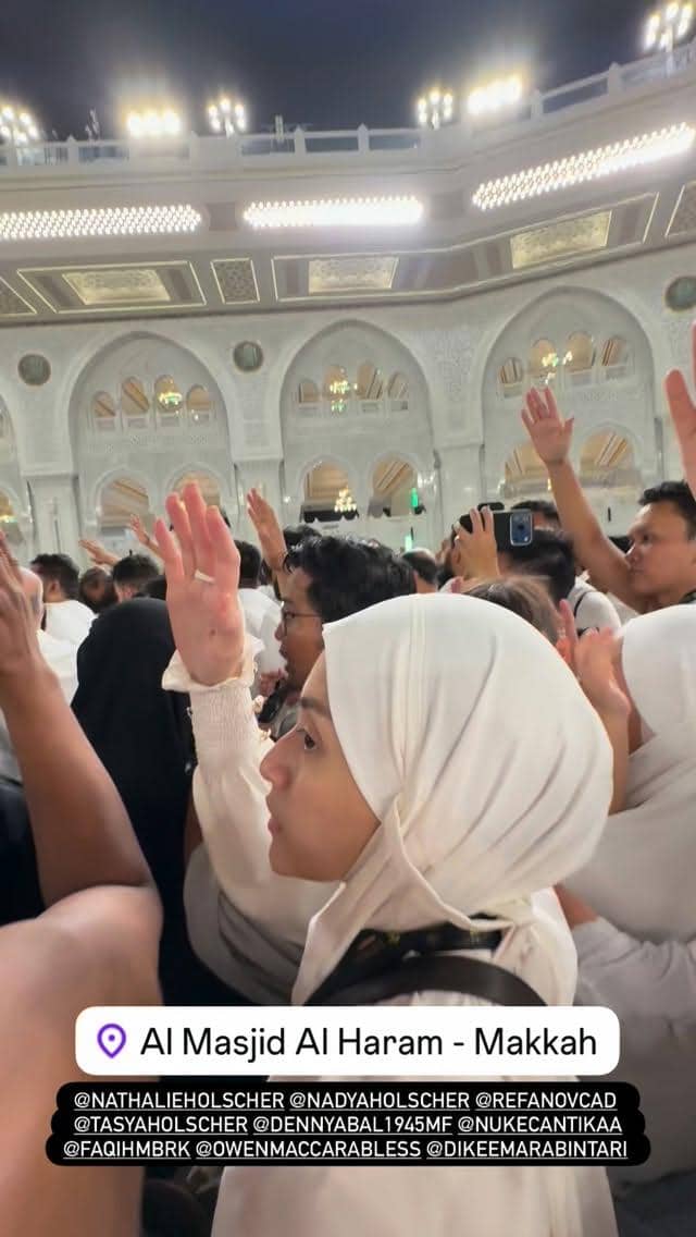 Nathalie Holscher umrah saat Ramadan 2026