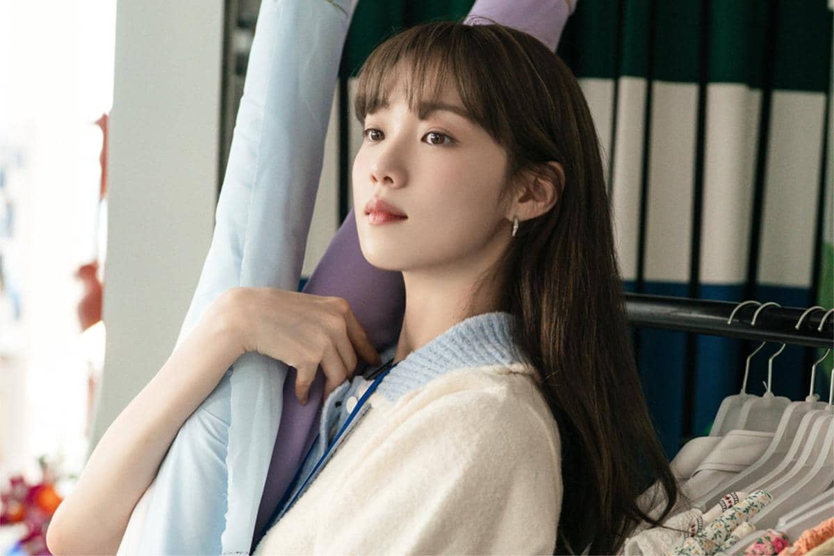 3 Privilese Song Ha Ran sebagai Designer di In Your Radiant Season