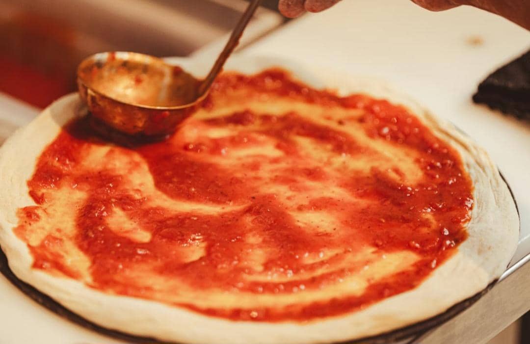 4 Tips Membuat Adonan Pizza Rumahan untuk Pemula