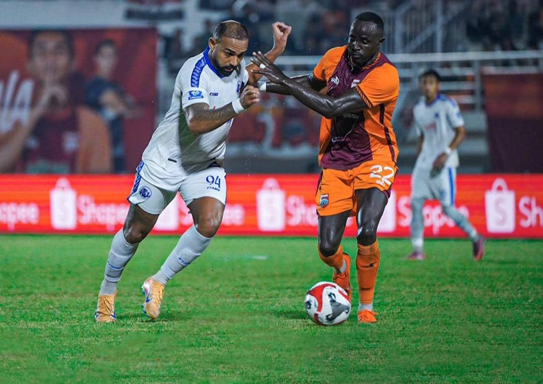 Pelatih Arema FC Beberkan Alasan Timnya Dibantai Borneo FC