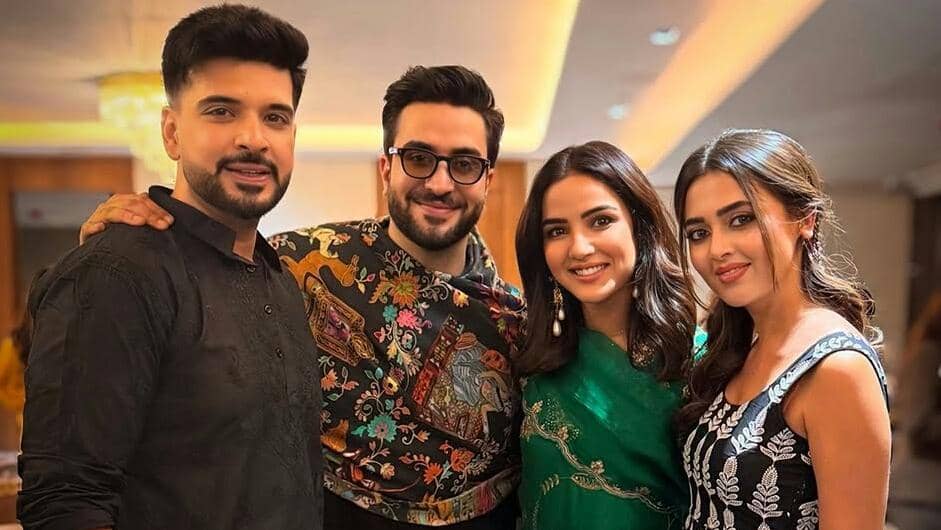 9 Potret Artis India Aly Goni Menggelar Iftar Party, Meriah!