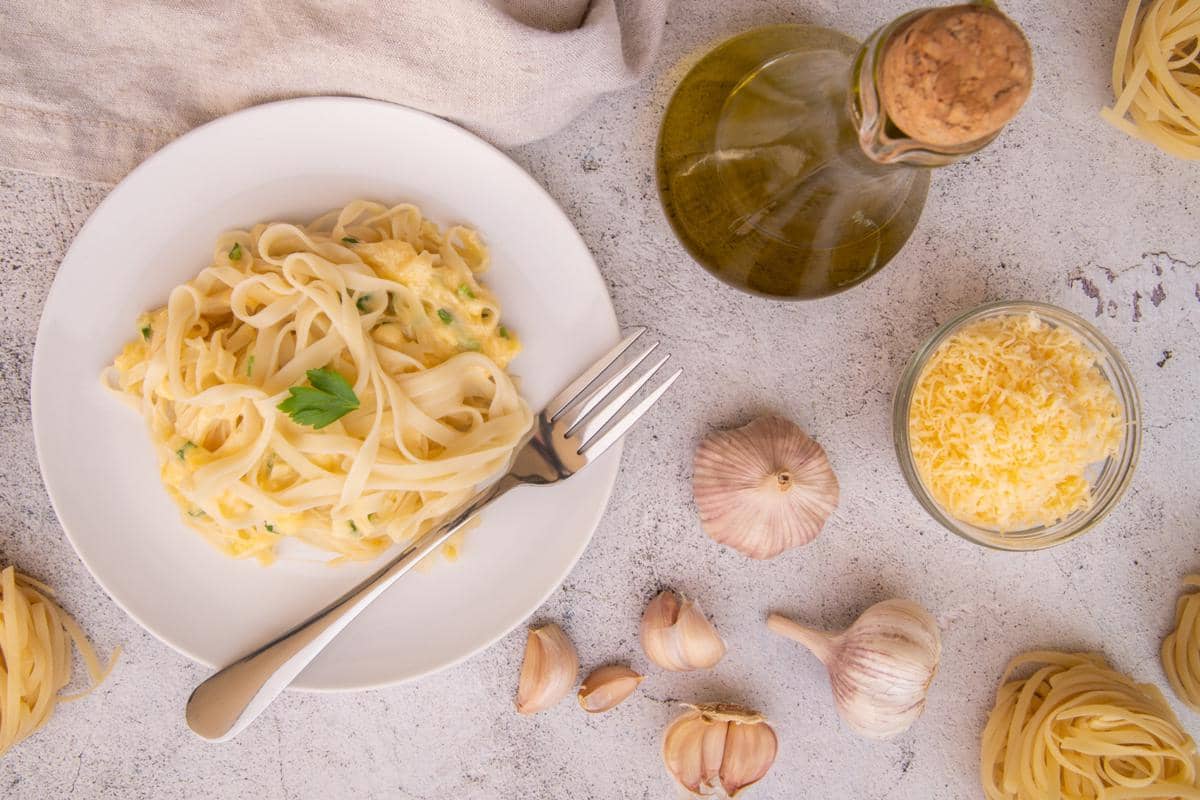 ilustrasi pasta Aglio e Olio