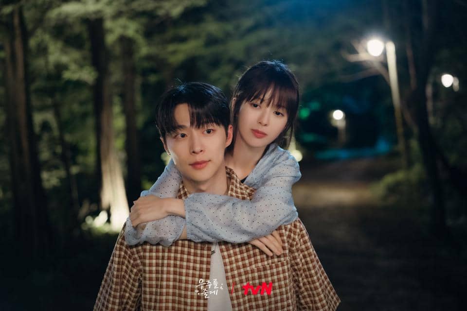 7 Support yang Diberikan Tae Hyung pada Hyun Jin di Our Universe