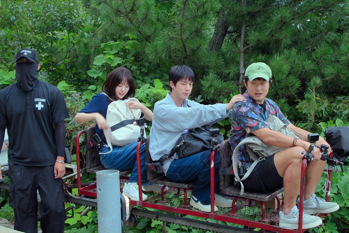 still cut variety show Netflix Kian's Bizarre B&B