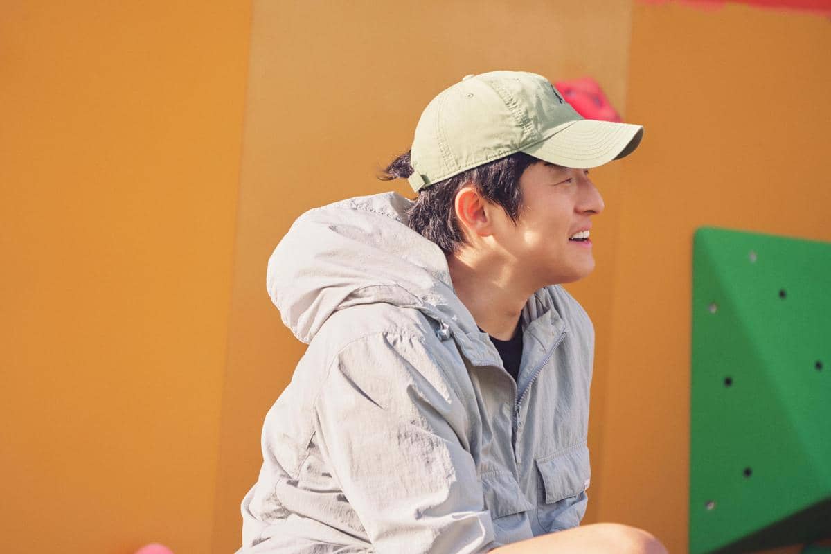 still cut variety show Netflix Kian's Bizarre B&B