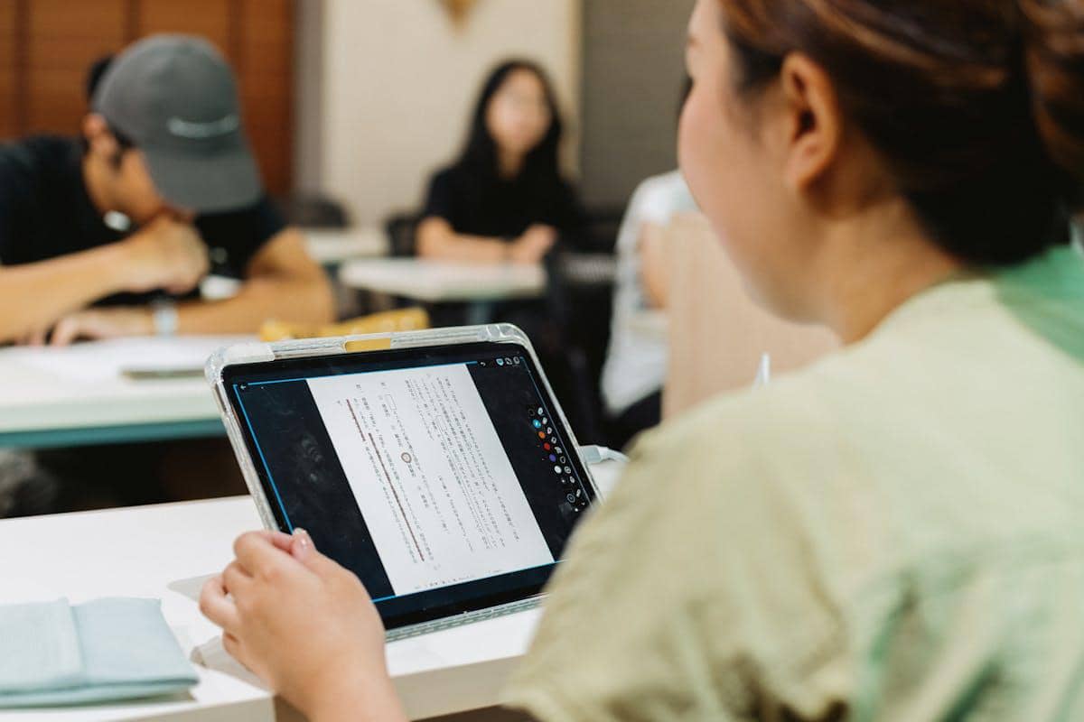 ilustrasi belajar di universitas Jepang melalui beasiswa MEXT