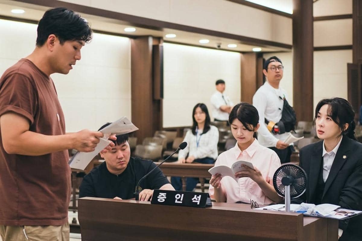 8 Potret Pemeran Drakor Honour di Balik Layar, Totalitas!